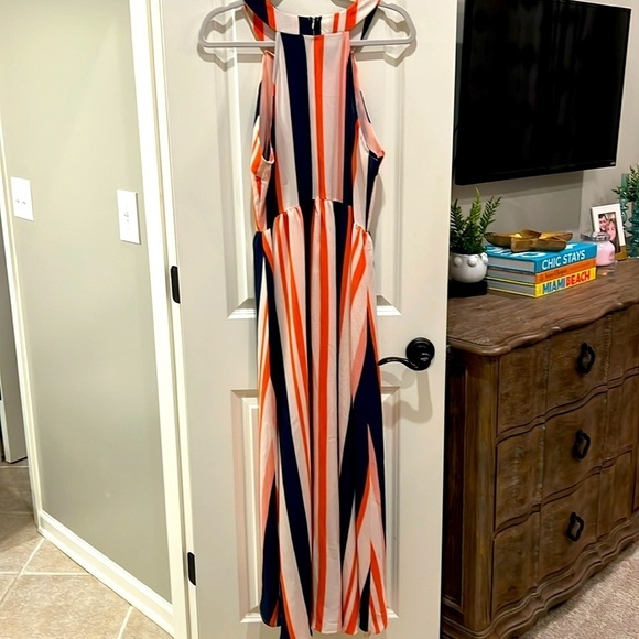 Striped Maxi Dress - Picture 3 of 3